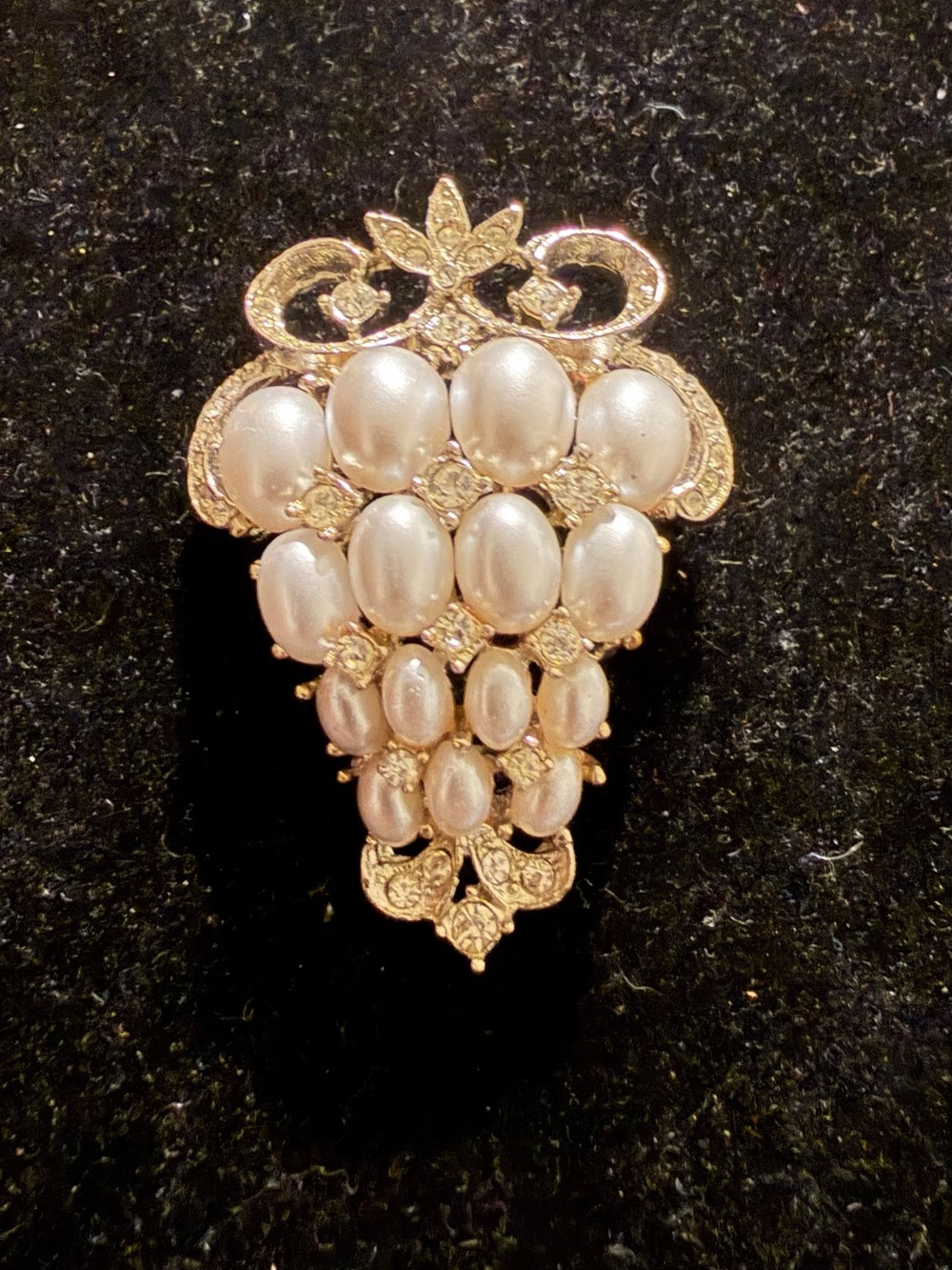 ART Stamped Gold and Pearl Cluster Women’s Brooch - Elegant Bridal Jewelry